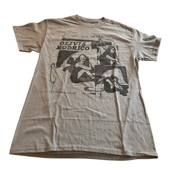 OLIVIA RODRIGO Vampire Lyrics Tee Size Medium New with Tag MSRP $25 SOO - Picture 3 of 5